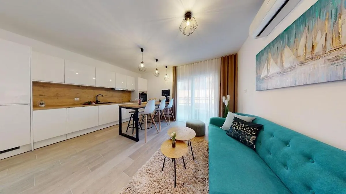 Olive Tree Apartment With Jacuzzi Kastela 0*,