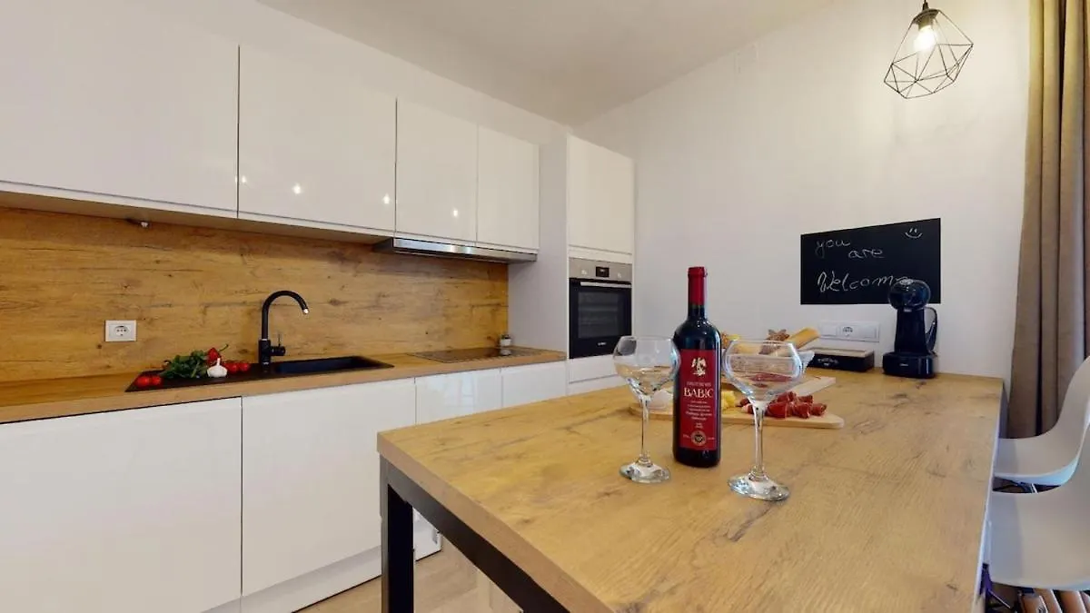 Olive Tree Apartment With Jacuzzi Kastela 0*,