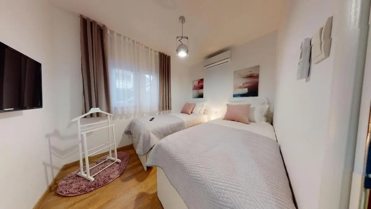 Olive Tree Apartment With Jacuzzi Kastela