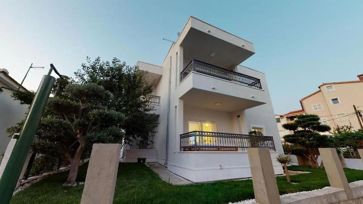 Olive Tree Apartment With Jacuzzi Kastela 0*,  Croatia