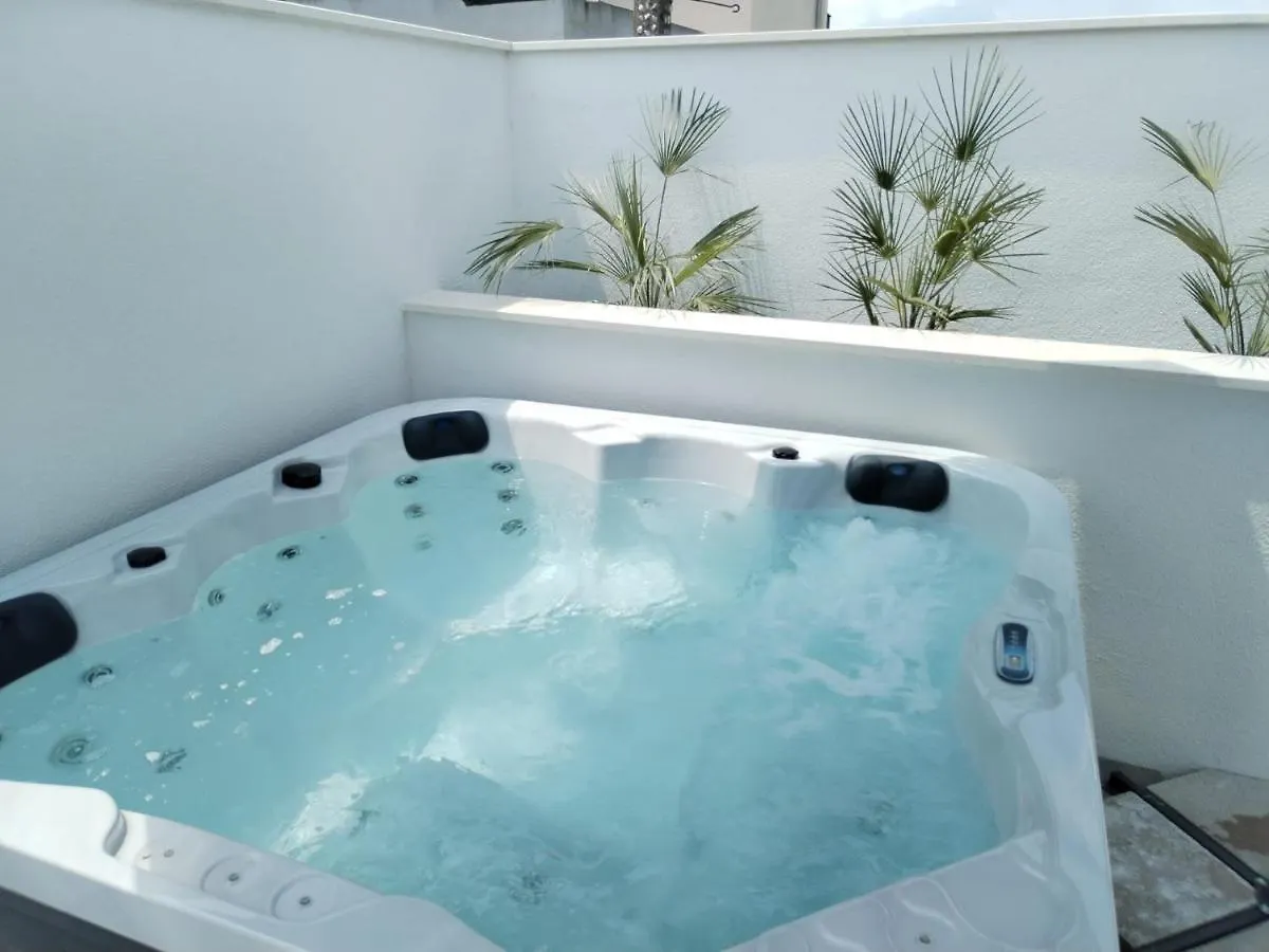 Olive Tree Apartment With Jacuzzi Kastela Croatia